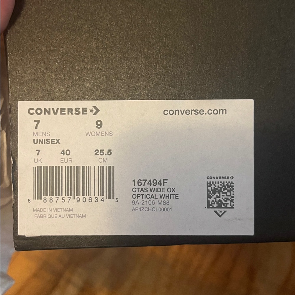 NIB Converse Chuck Taylor All Star Ox canvas sneakers in white - Picture 9 of 9